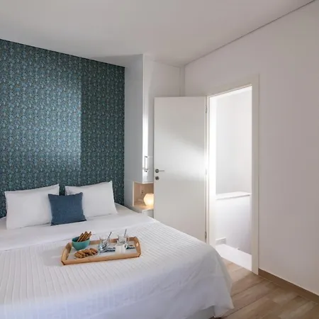 Brand New Plyto - Amazing Views - Heated Pool *