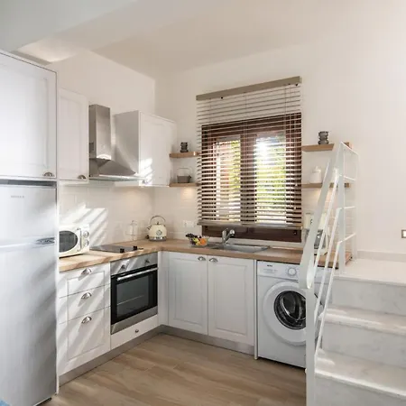 Brand New Plyto - Amazing Views - Heated Pool Epano Vathia